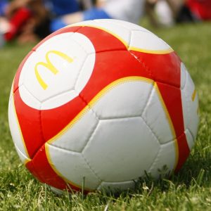 Бесплатная детская книга с заданиями про футбол