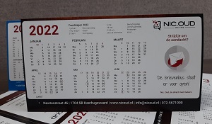 Бесплатный настольный календарь на 2022 год